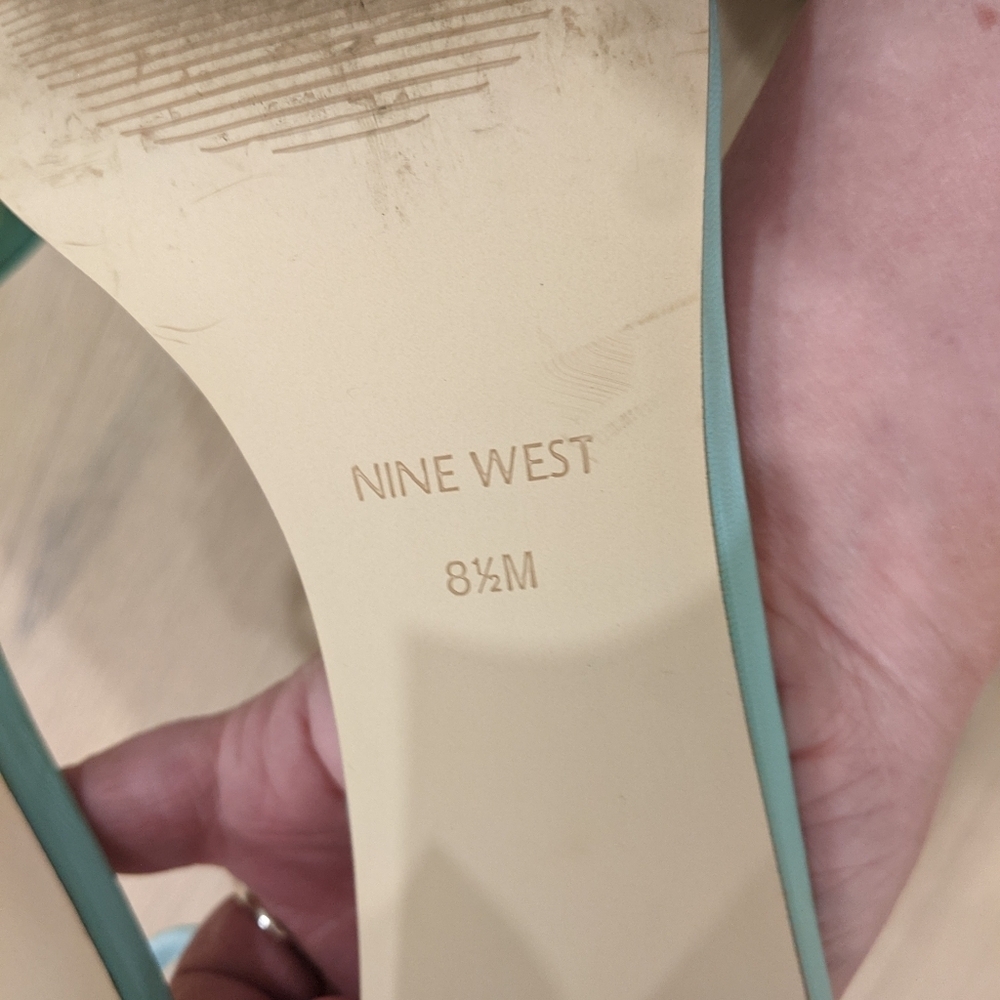 Light teal heels - Picture 3 of 9